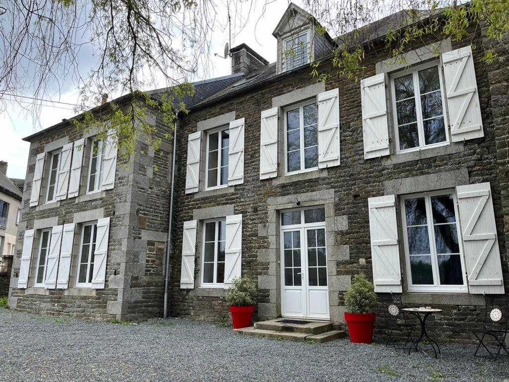 La Maison Des Amis En Normandie Pontfarcy Exterior photo
