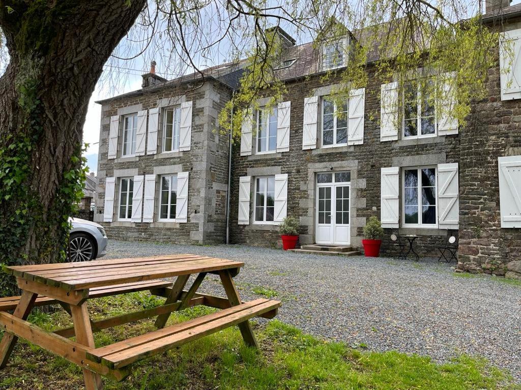 La Maison Des Amis En Normandie Pontfarcy Exterior photo